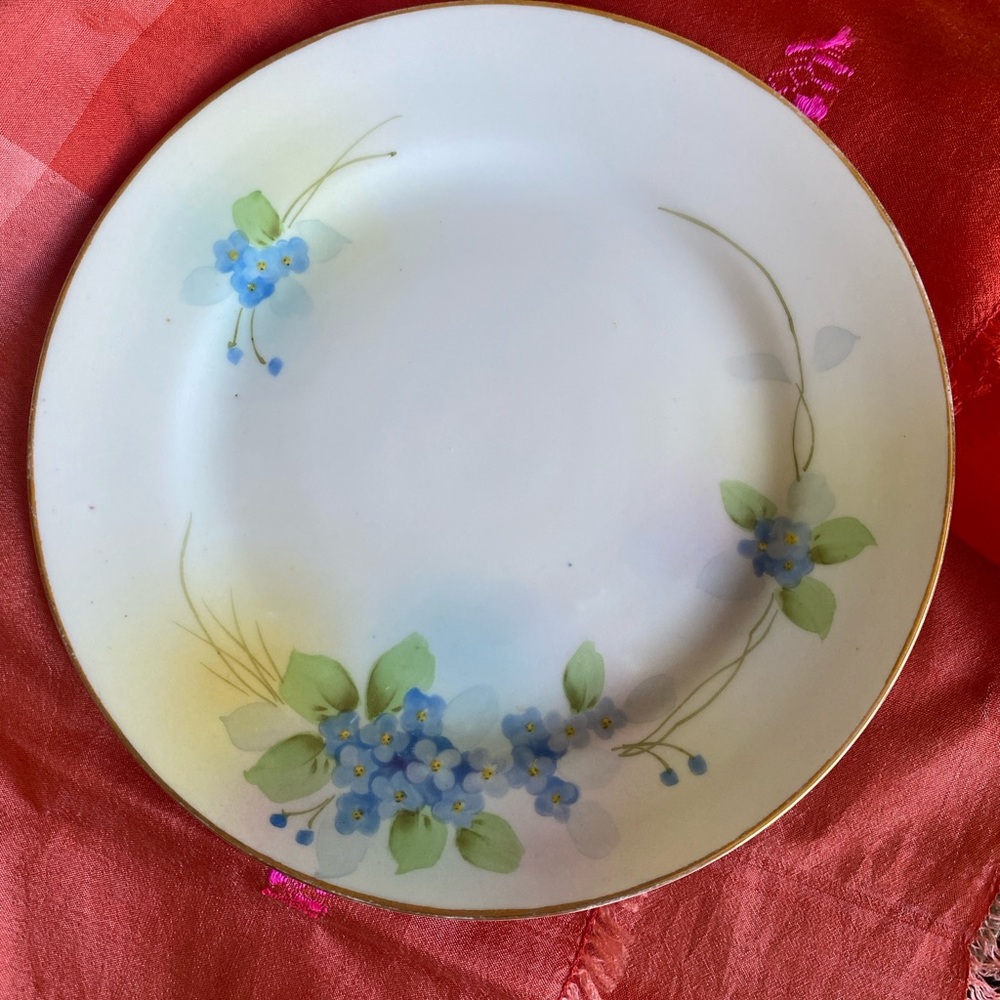 Antique Hand Painted Nippon Plate Violets & Leaves. Gilt Rim. 7 11/16".